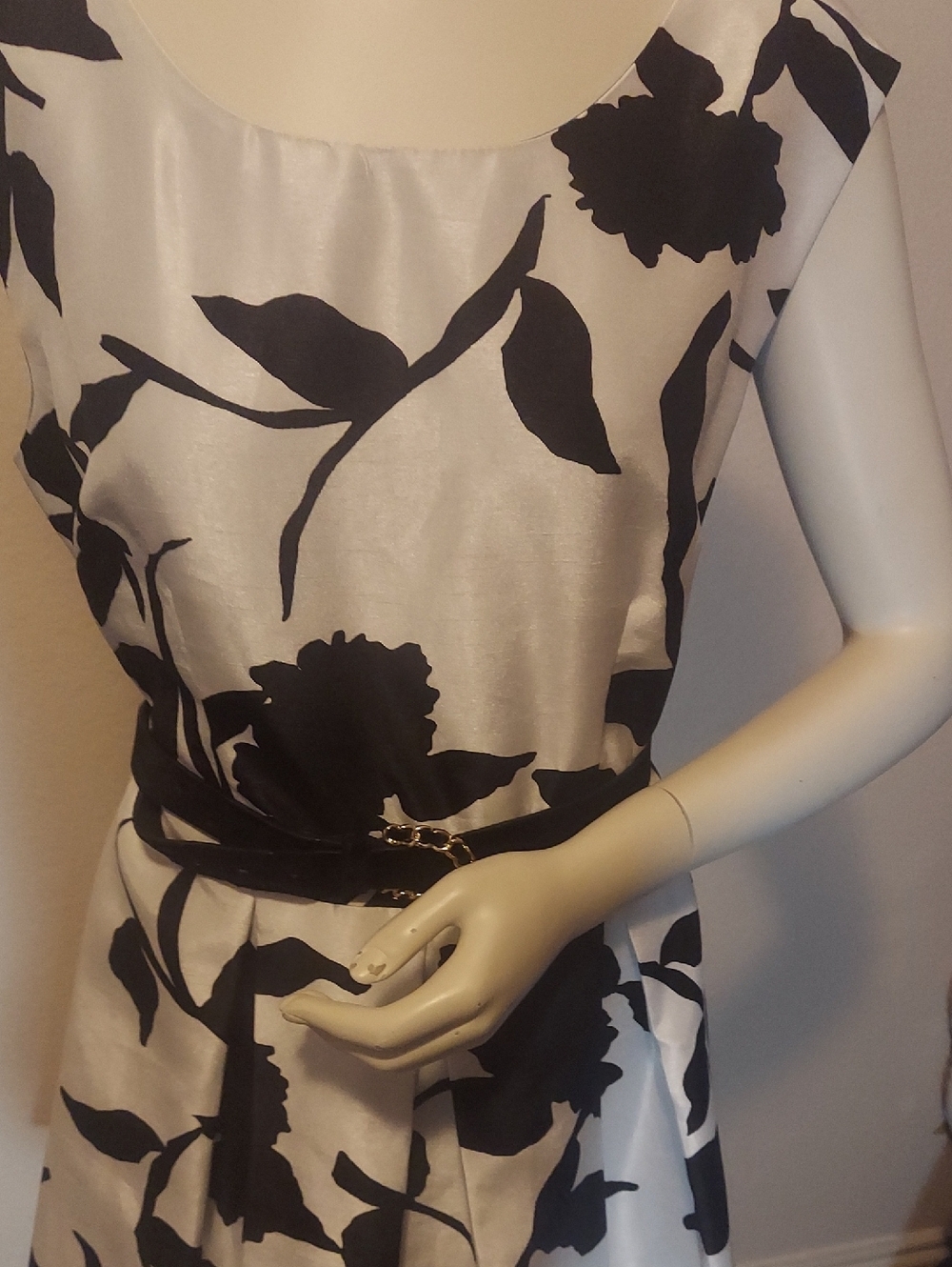 Julian Taylor Black and White Sleeveless A-Line Mini Dress - Picture 8 of 8